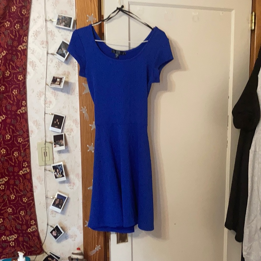 Blue dress in perfect condition (SIZE MEDIUM)